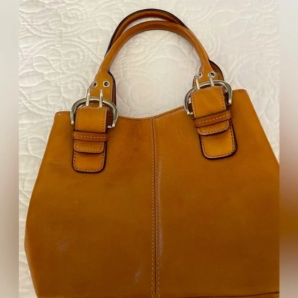 Tignanello Tote Purse with silver buckle detail - Picture 4 of 15